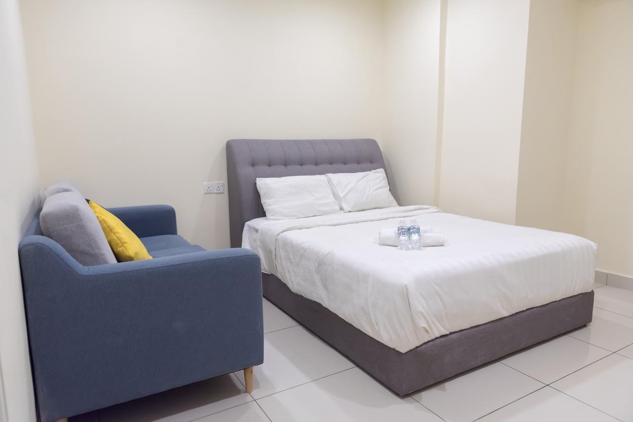 Mansion One Service Apartment George Town Esterno foto
