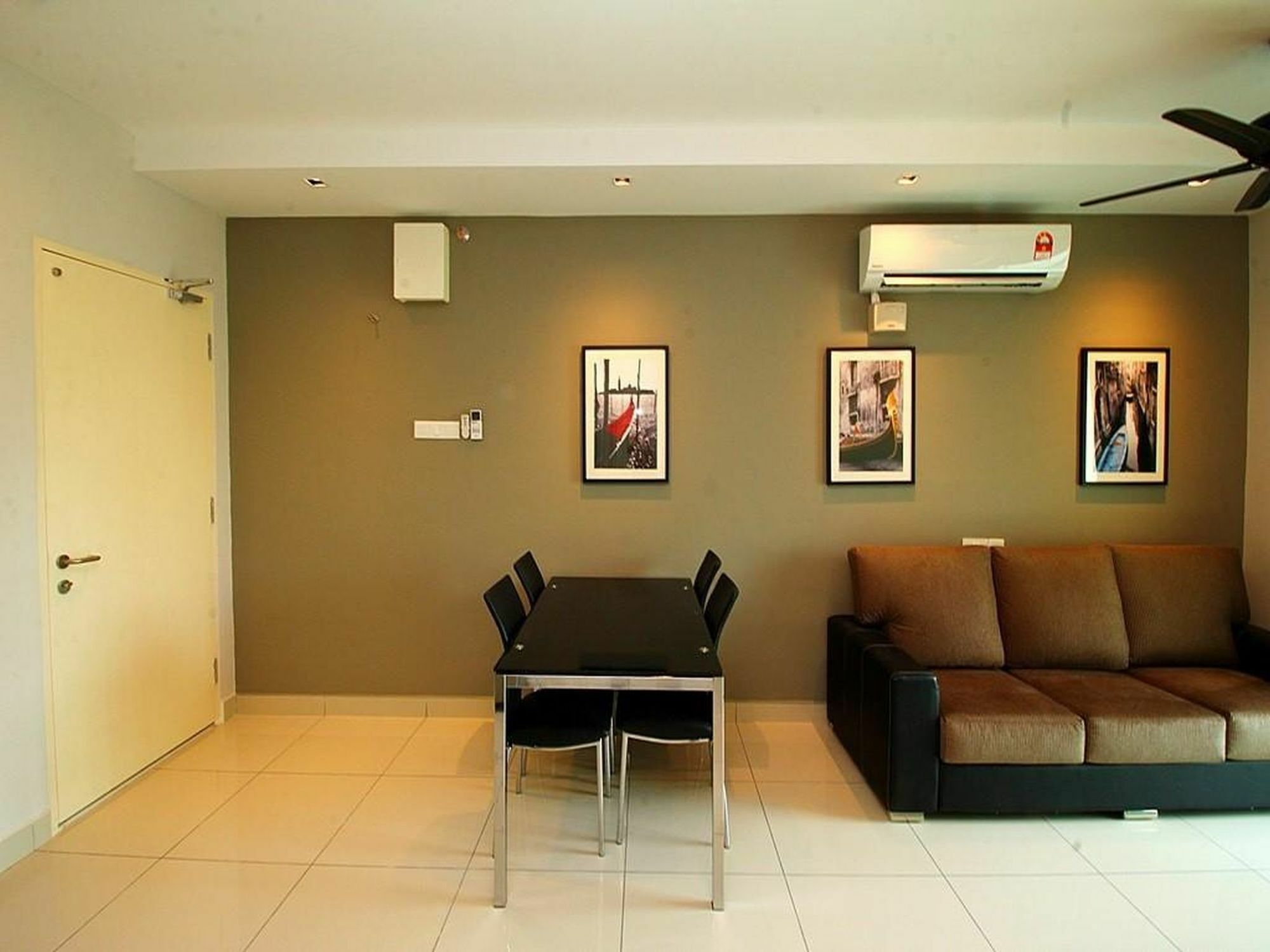 Mansion One Service Apartment George Town Esterno foto