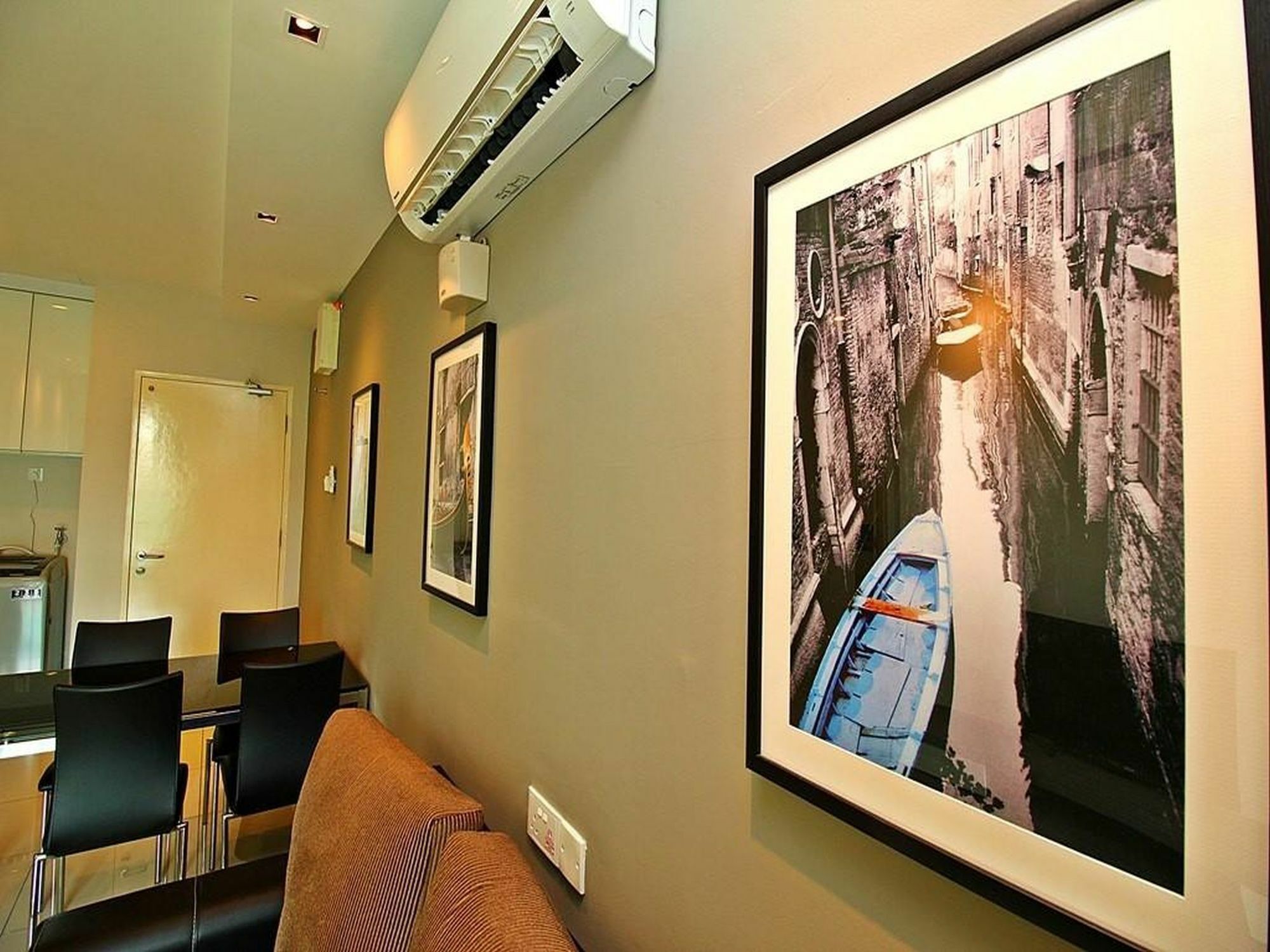 Mansion One Service Apartment George Town Esterno foto
