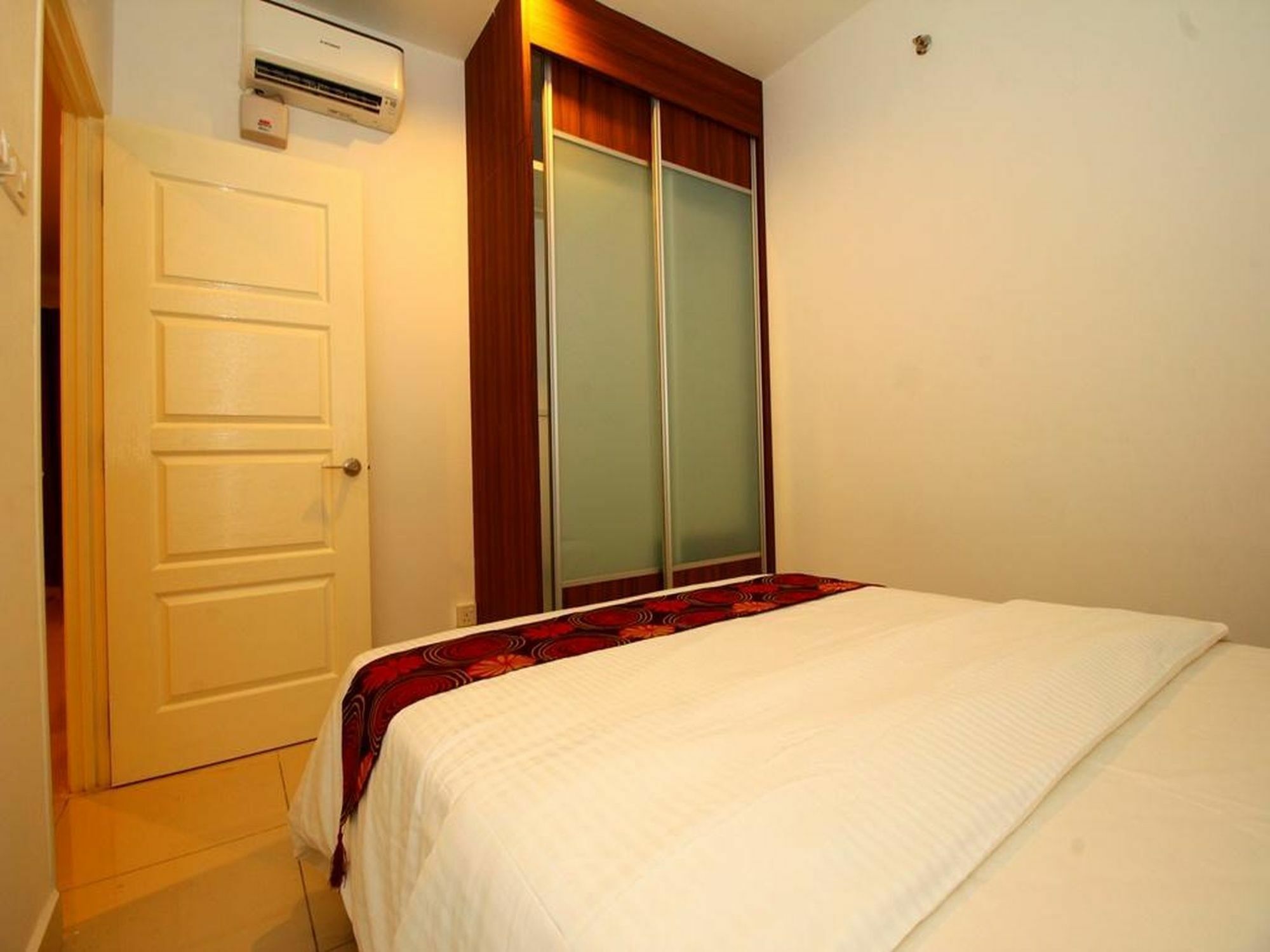 Mansion One Service Apartment George Town Esterno foto
