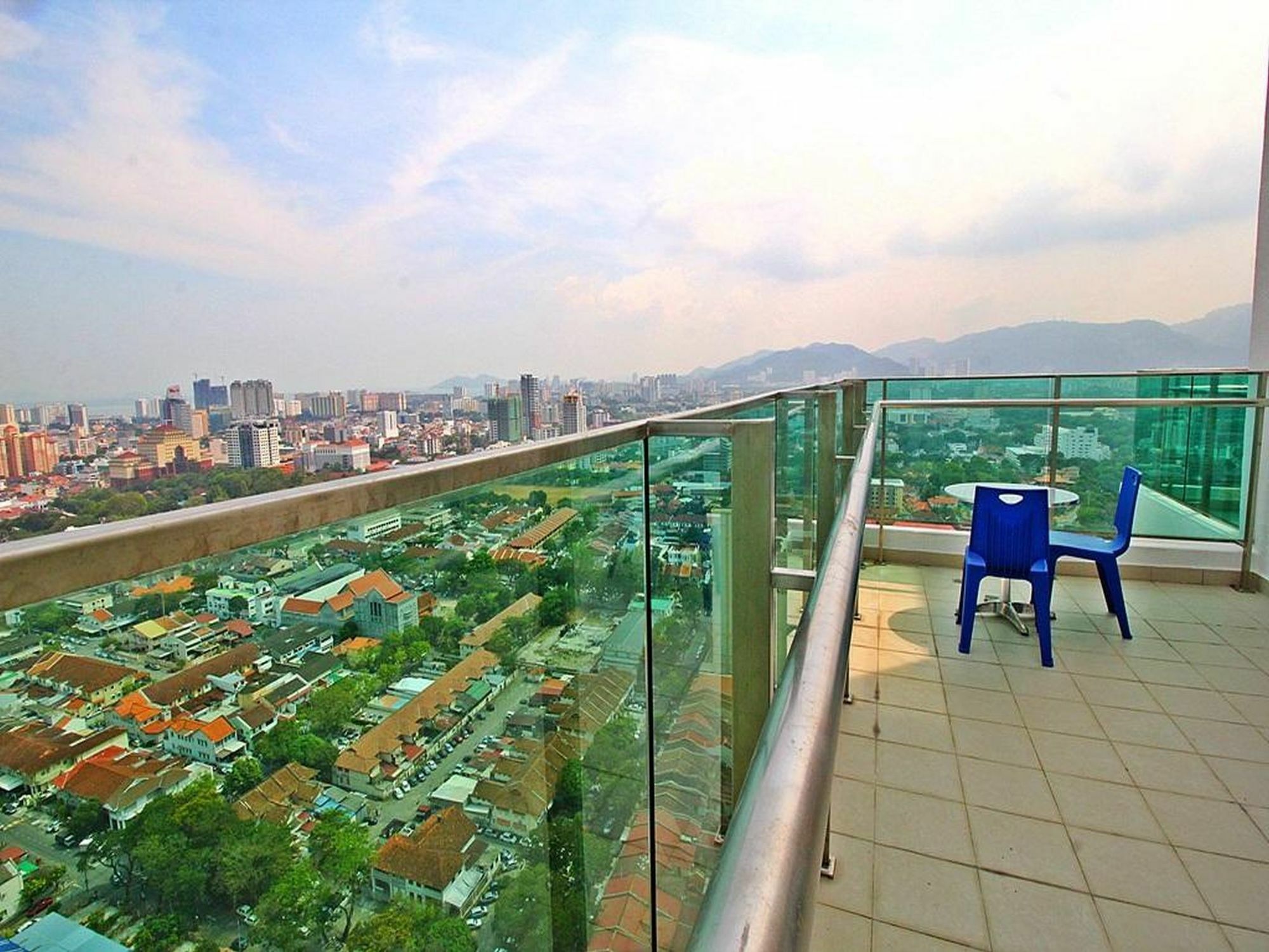 Mansion One Service Apartment George Town Esterno foto