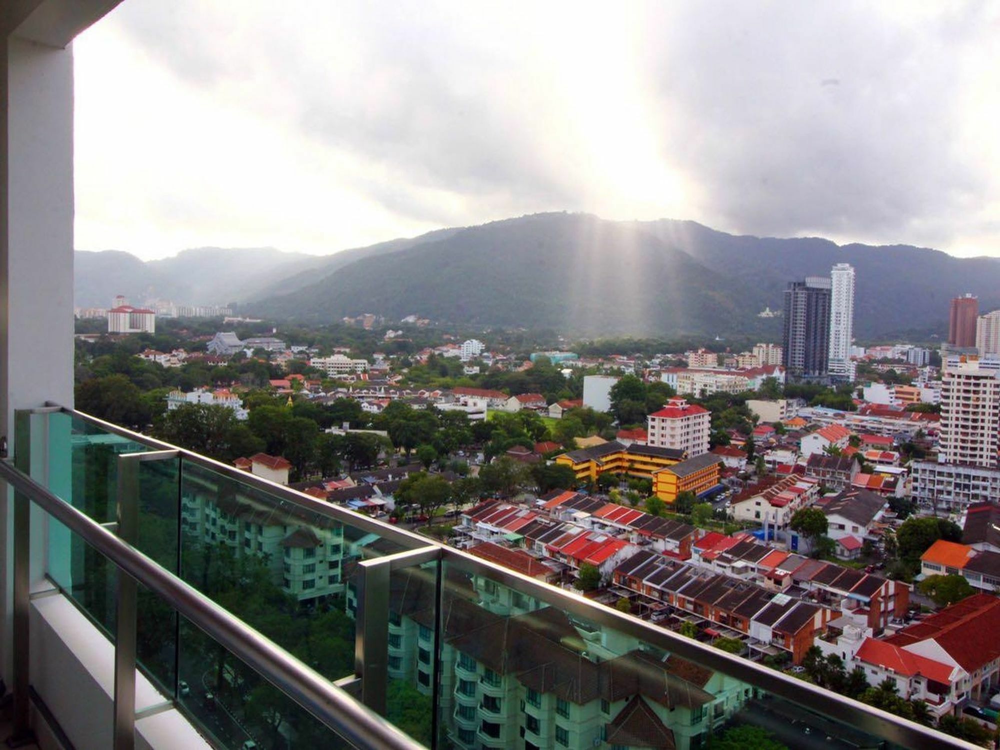 Mansion One Service Apartment George Town Esterno foto