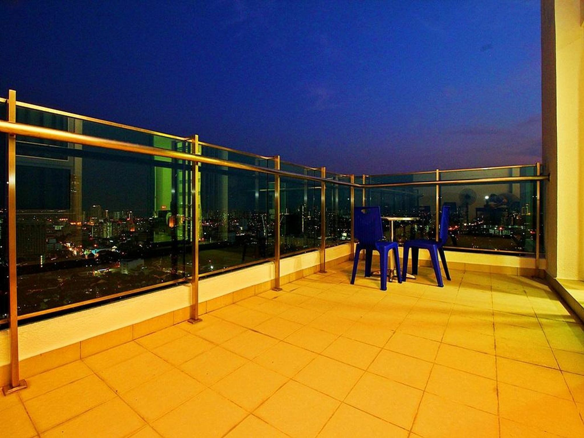 Mansion One Service Apartment George Town Esterno foto
