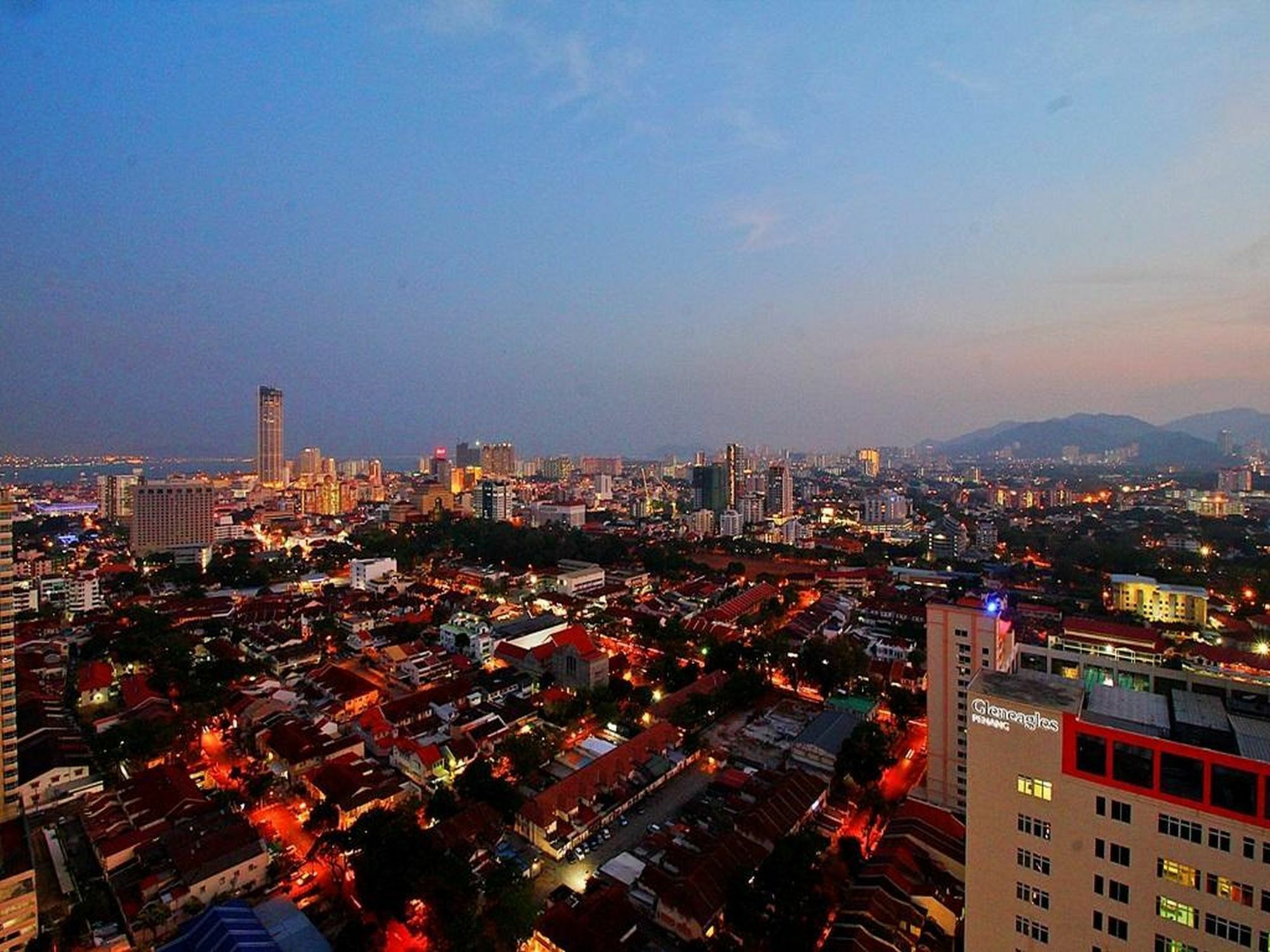 Mansion One Service Apartment George Town Esterno foto