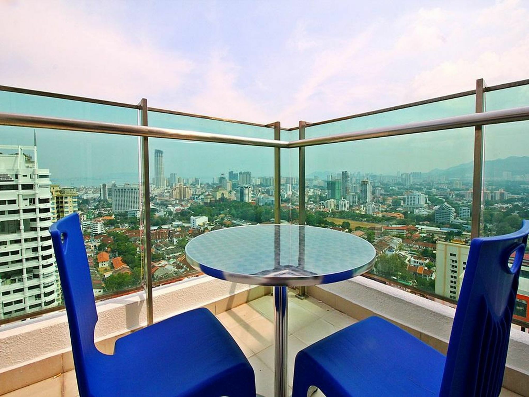 Mansion One Service Apartment George Town Esterno foto