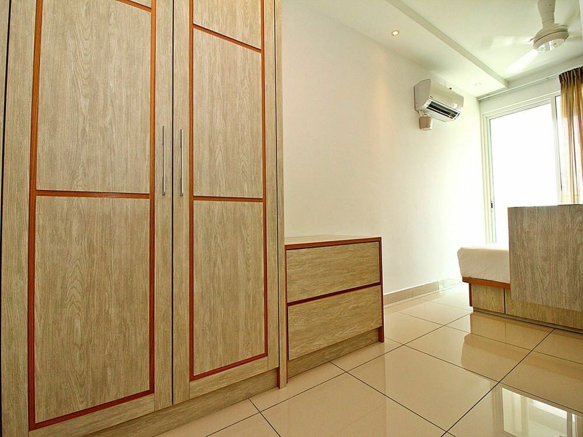Mansion One Service Apartment George Town Esterno foto